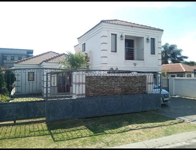 4 BEDROOM HOUSE FOR SALE IN PARKHAVEN